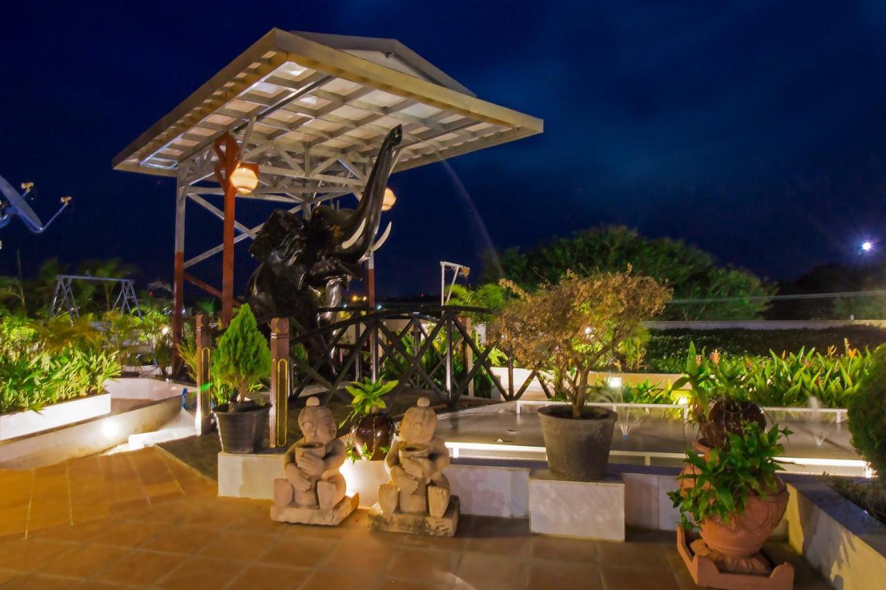 Sky View Hotel Bagan Eksteriør bilde