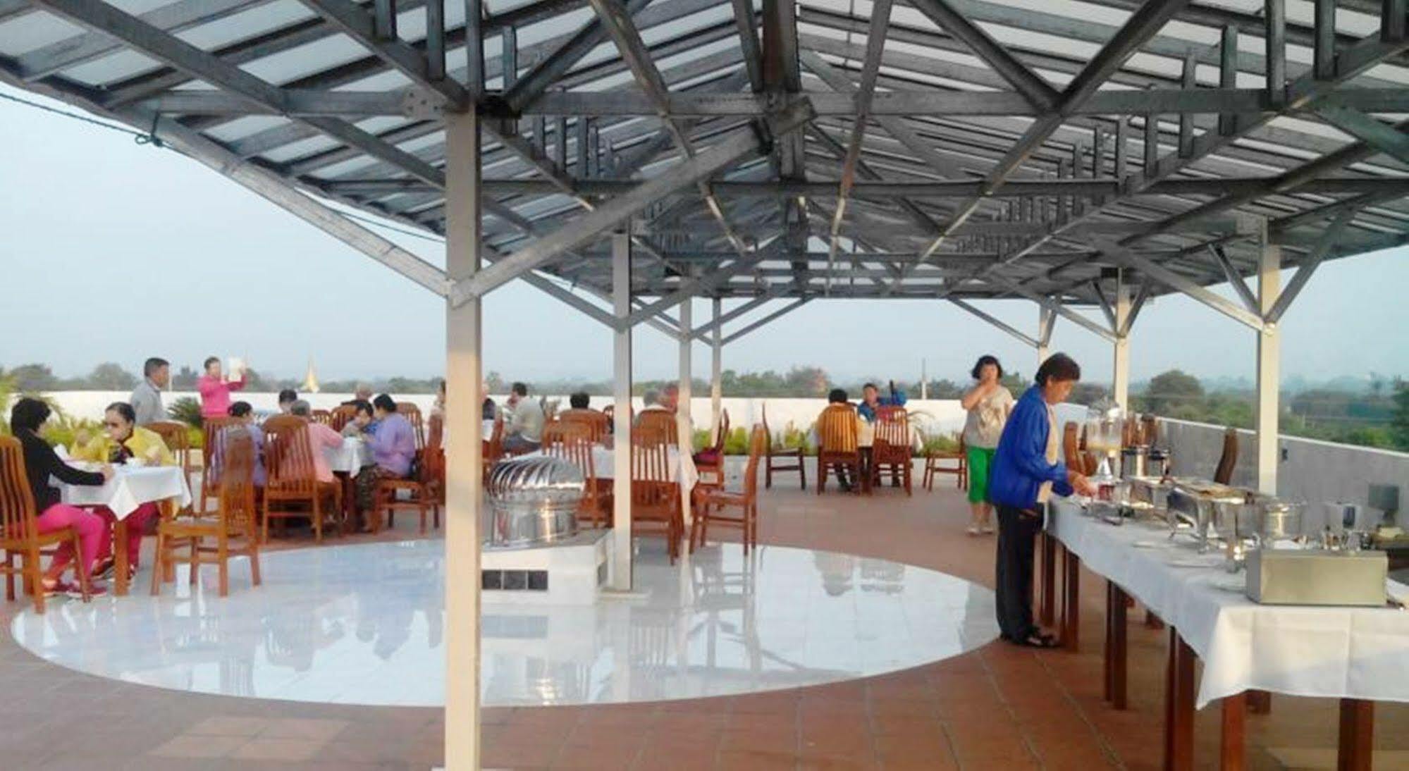 Sky View Hotel Bagan Eksteriør bilde